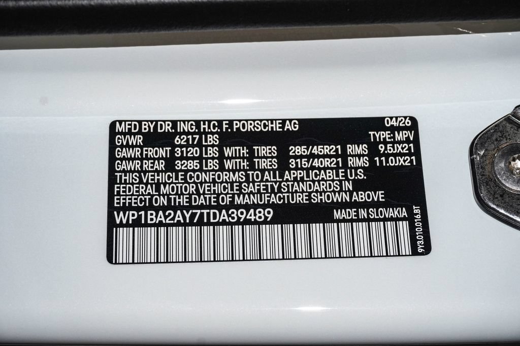New 2026 Porsche Cayenne Coupe AWD/4WD image 31