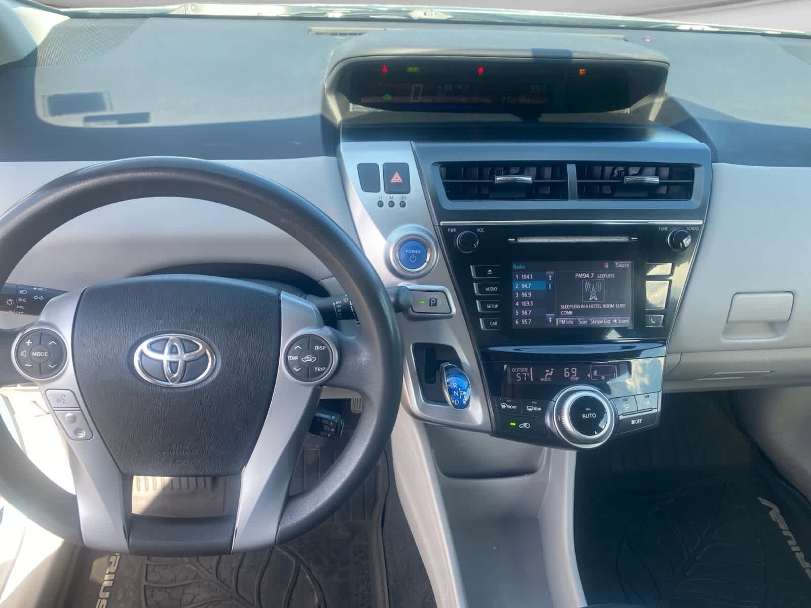 Used 2017 Toyota Prius V Two FWD image 15