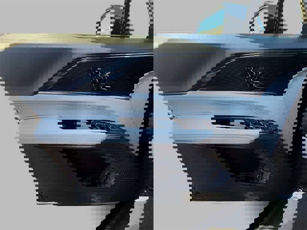 New 2026 Cadillac Lyriq Luxury image 14