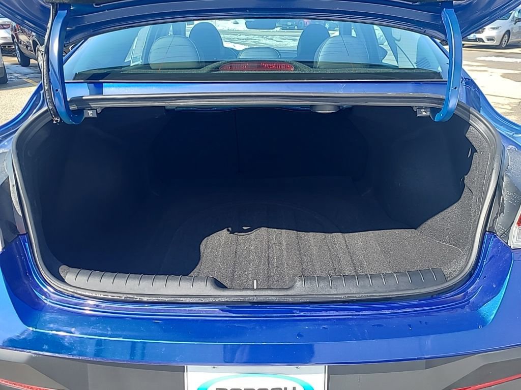 Used 2025 Hyundai Elantra Limited image 19