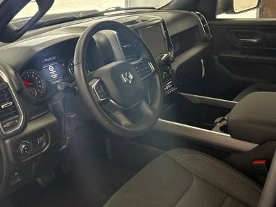 New 2026 RAM 1500 Express AWD/4WD image 13