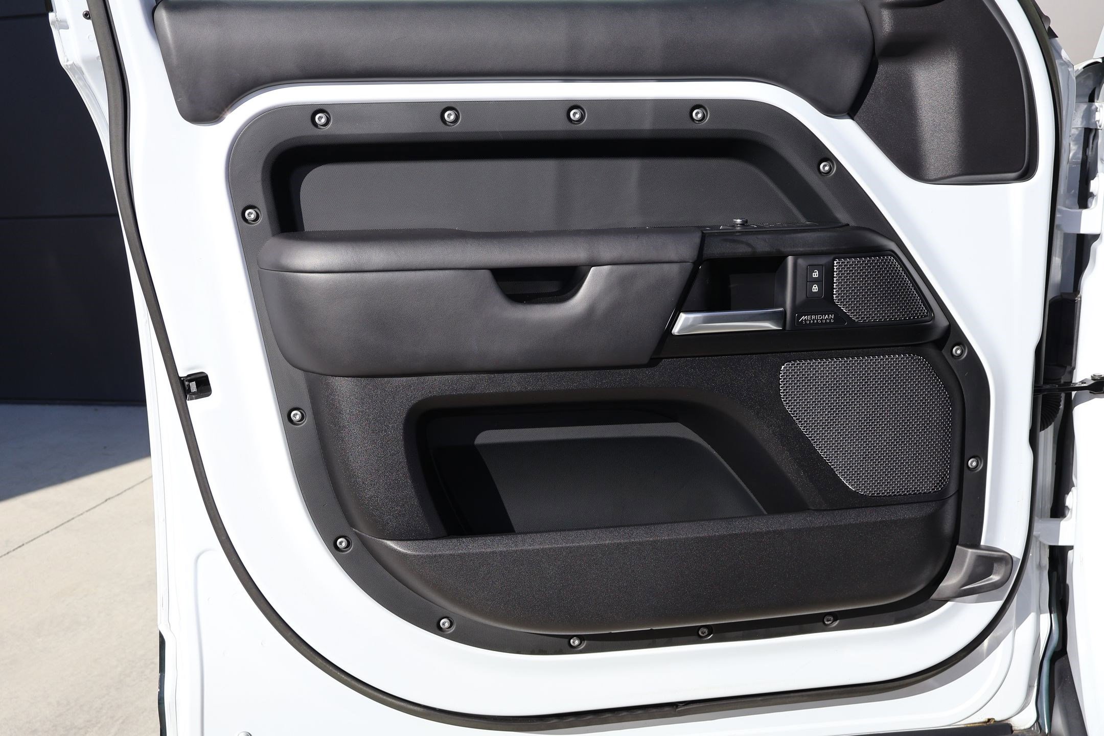 Certified 2023 Land Rover Defender 110 V8 image 12