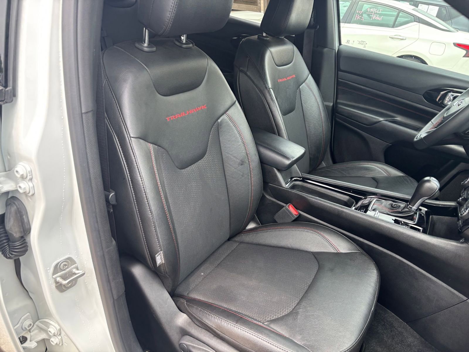 Used 2025 Jeep Compass Trailhawk AWD/4WD image 35