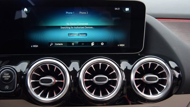 Used 2021 Mercedes-Benz GLA 250 4MATIC image 25