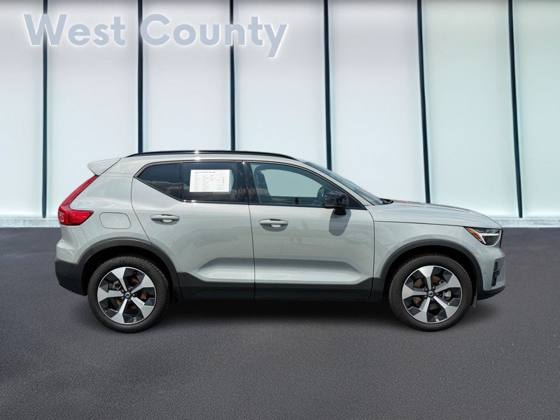 Certified 2026 Volvo XC40 B5 Plus AWD/4WD video 2