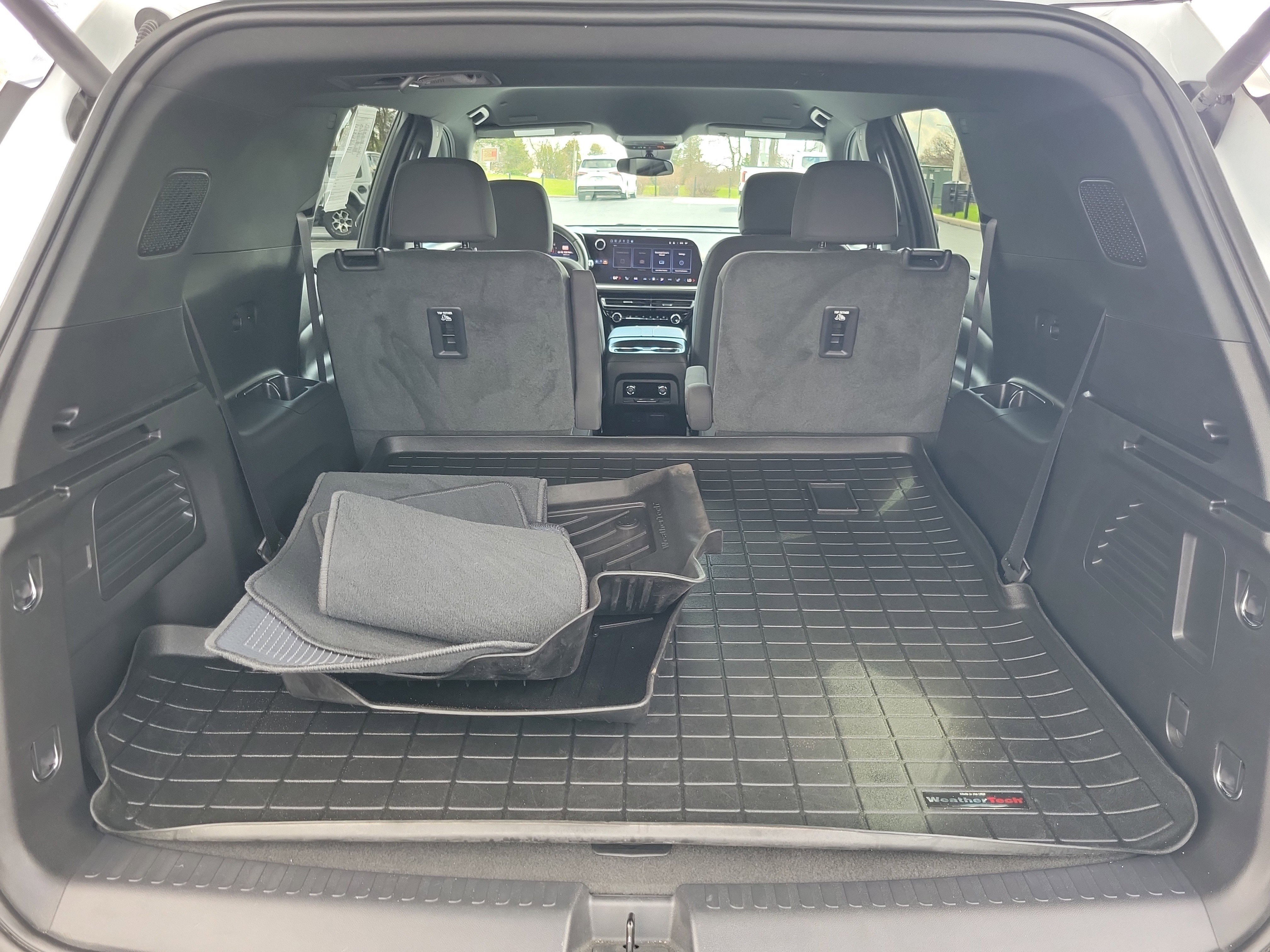 Used 2024 Chevrolet Traverse LT image 9