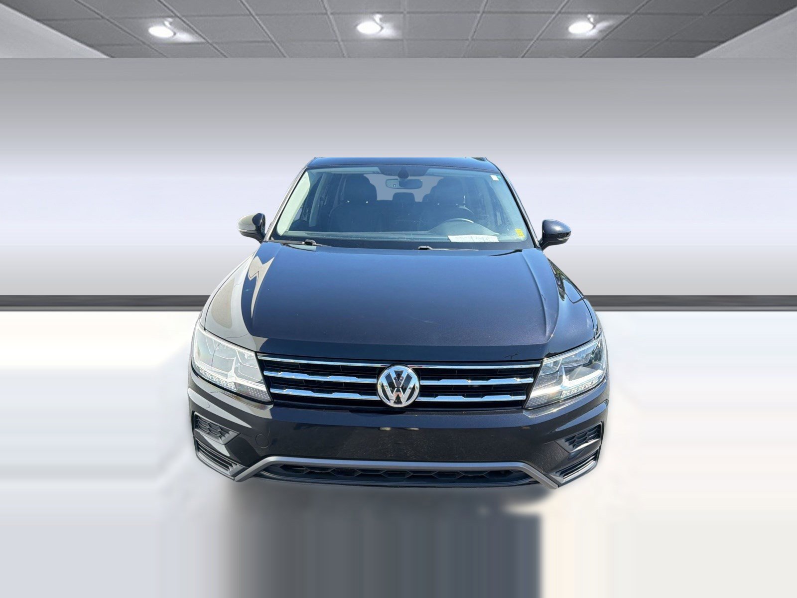 Used 2021 Volkswagen Tiguan SE w/ Panoramic Sunroof Package FWD image 6