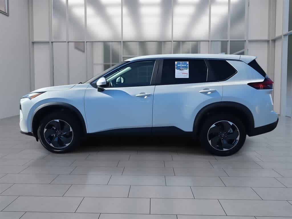 Used 2024 Nissan Rogue SV AWD/4WD image 6