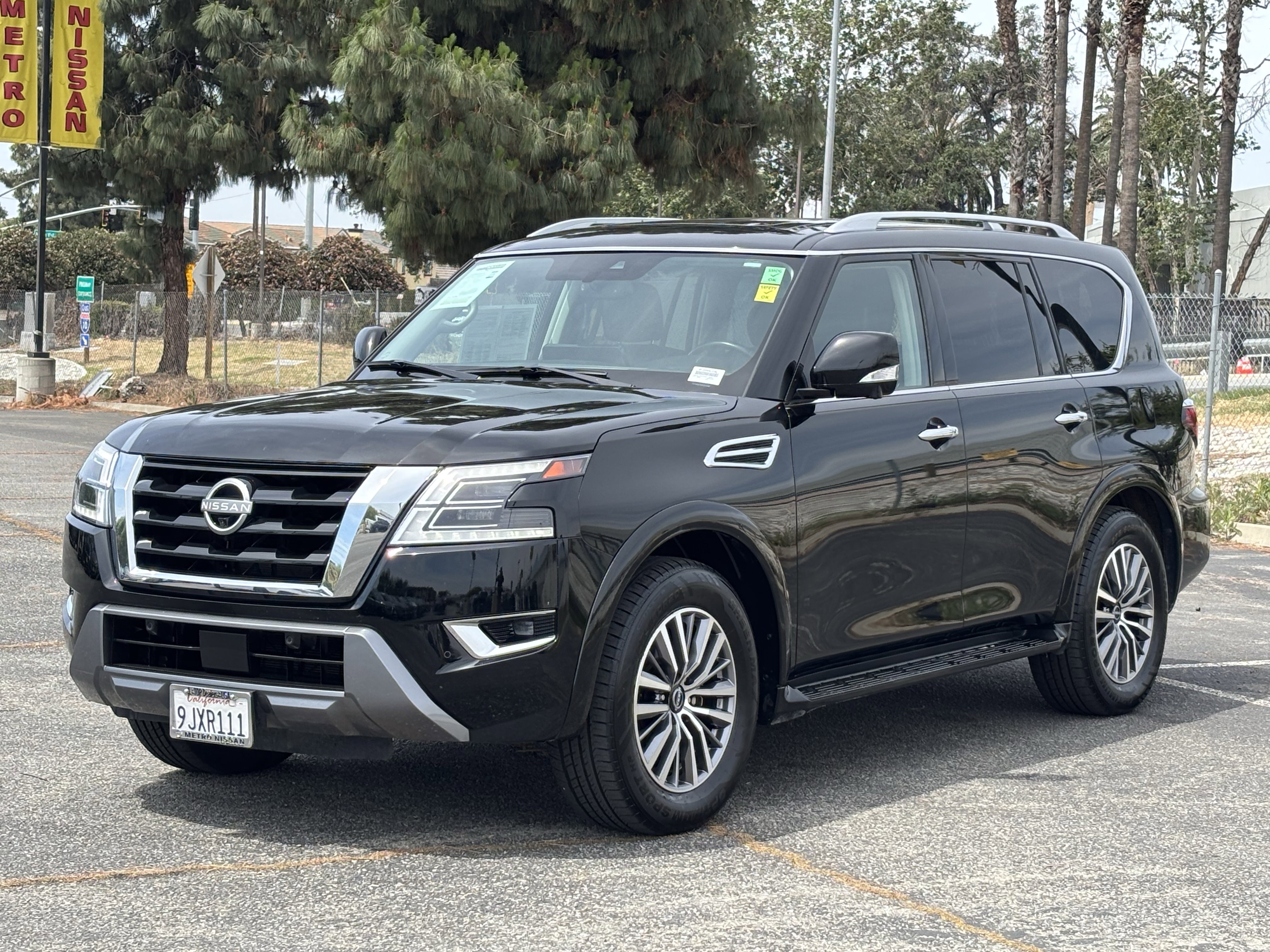 Used 2024 Nissan Armada SL w/ Captain's Chairs Package RWD image 7