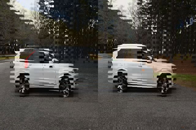 New 2024 Volvo XC90 T8 Plus w/ Protection Package Premier image 2