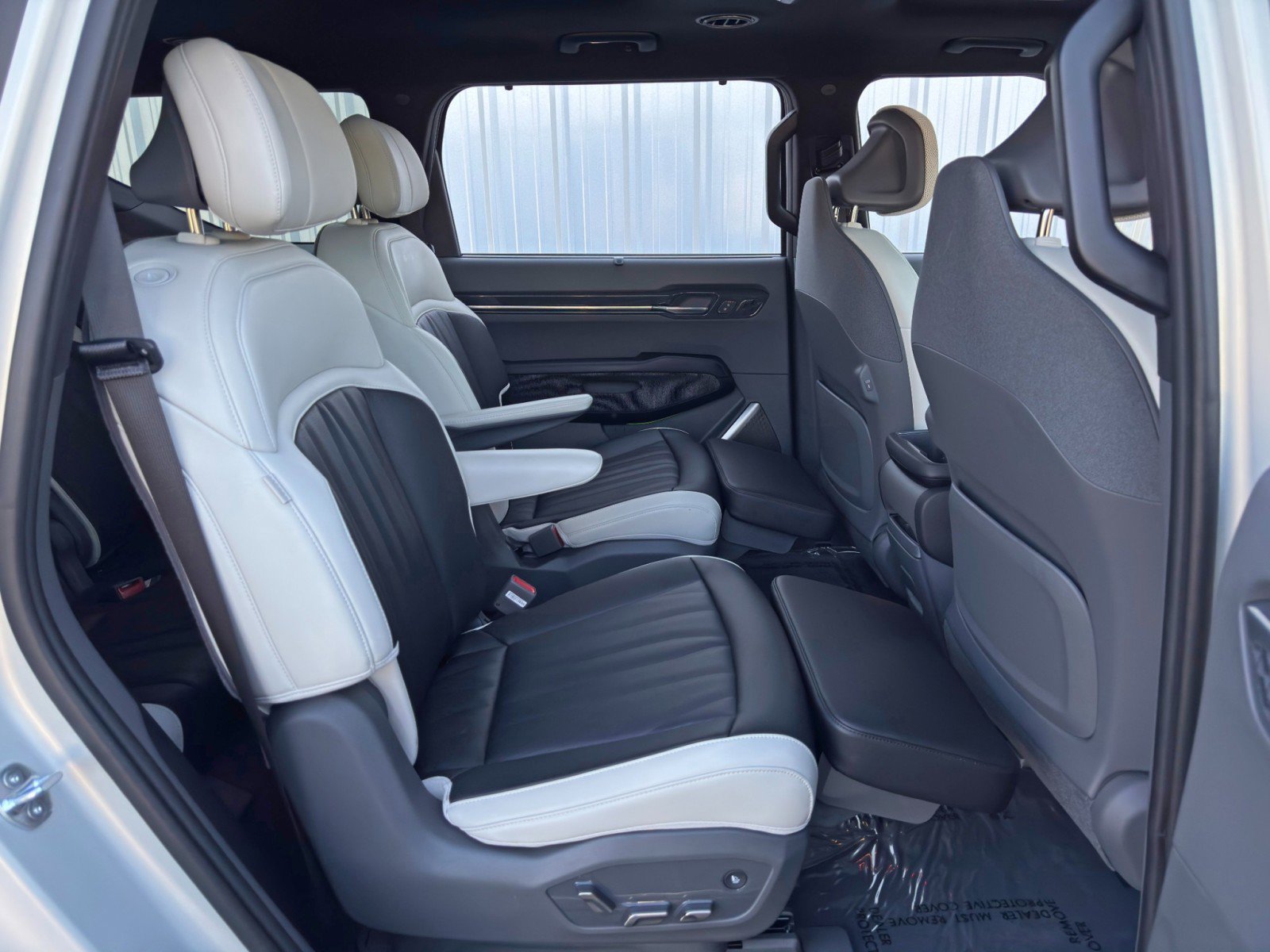 Used 2024 Kia EV9 GT-Line image 43