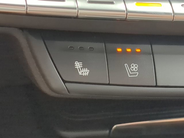 Used 2020 Cadillac XT4 Premium Luxury image 23