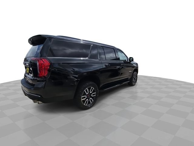 Used 2024 GMC Yukon XL AT4 w/ Technology Package AWD/4WD image 8