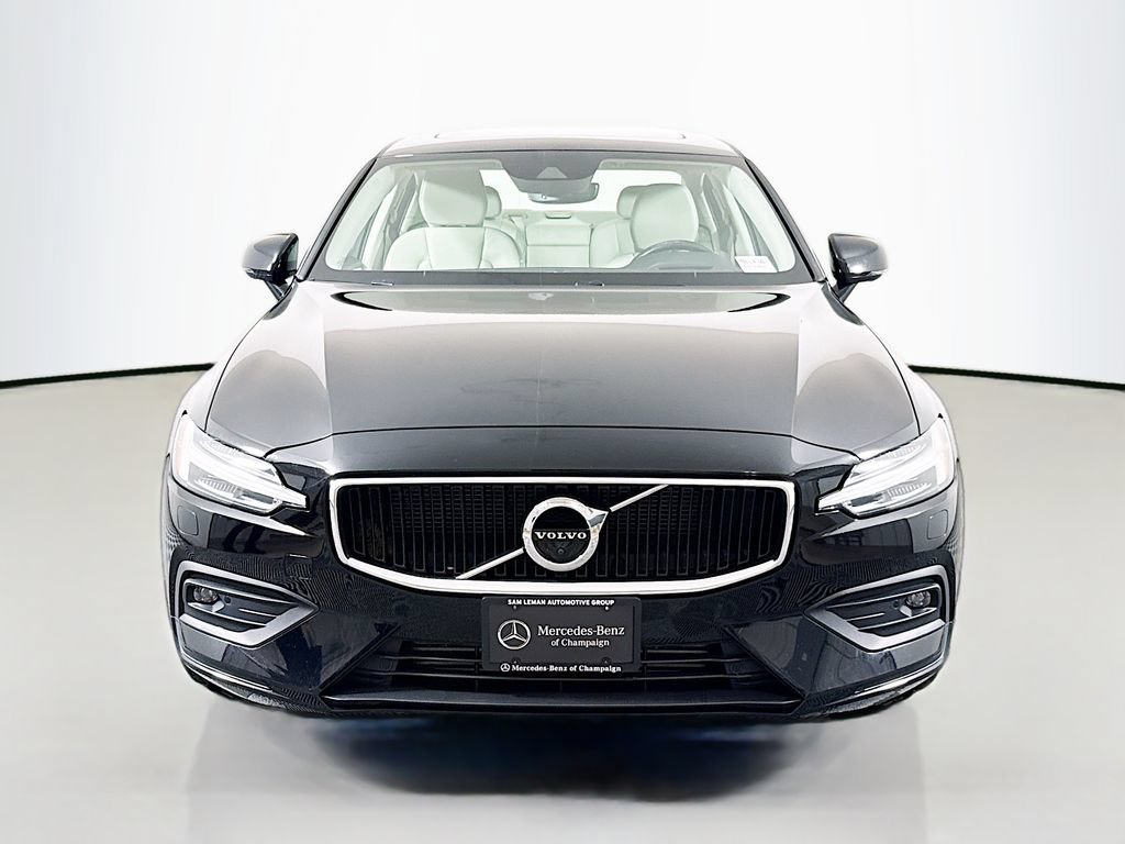 Used 2019 Volvo S60 T5 Momentum w/ Multimedia Package FWD image 2