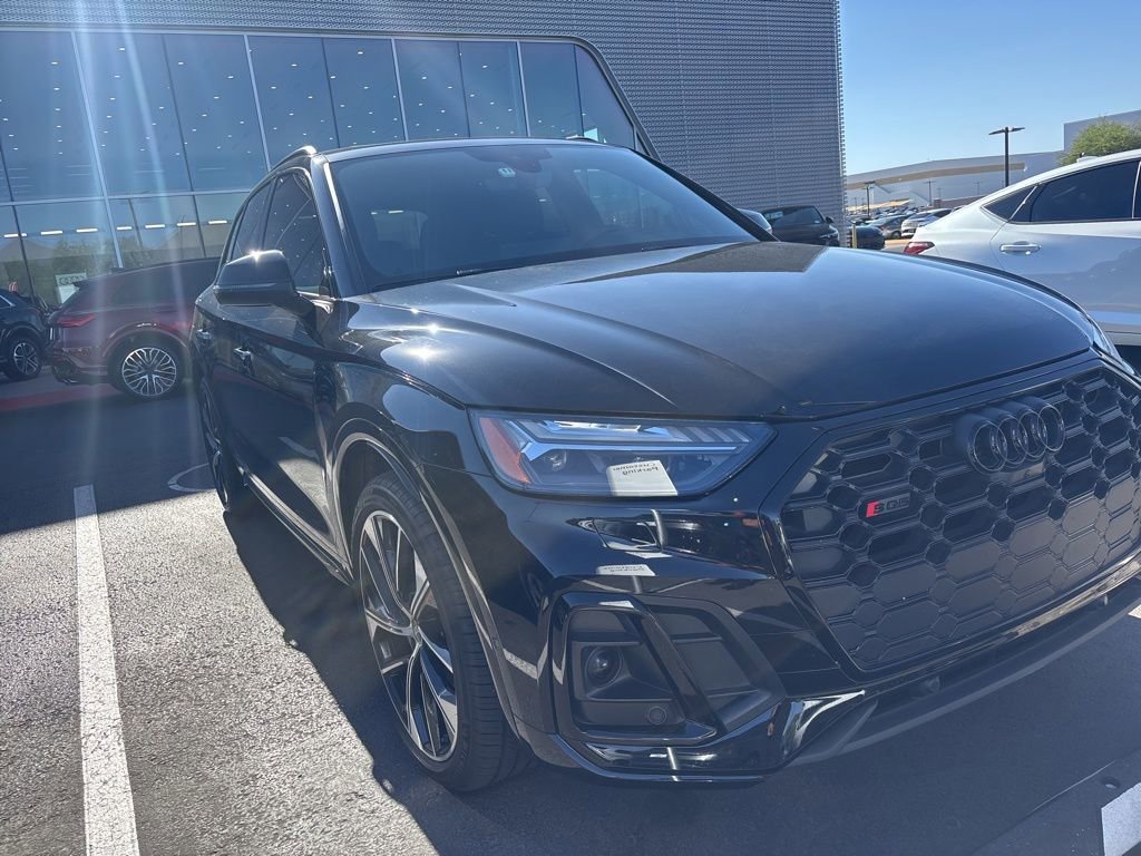 Certified 2022 Audi SQ5 Prestige AWD/4WD image 3