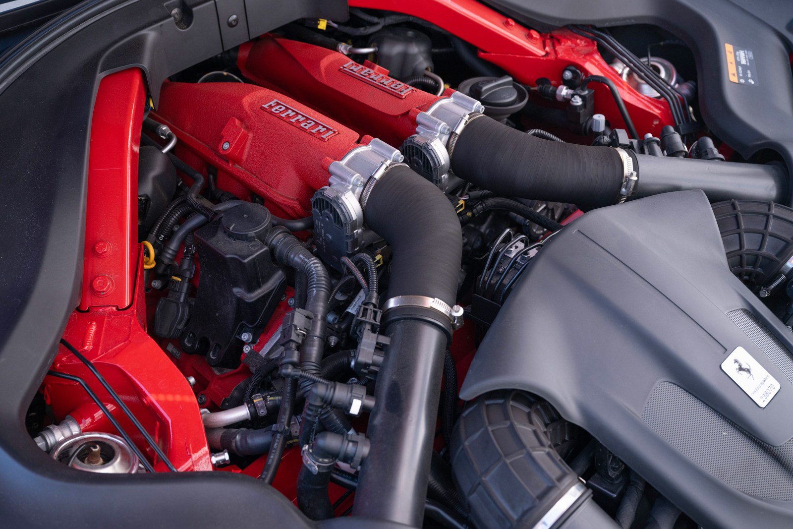 Used 2019 Ferrari Portofino RWD image 14