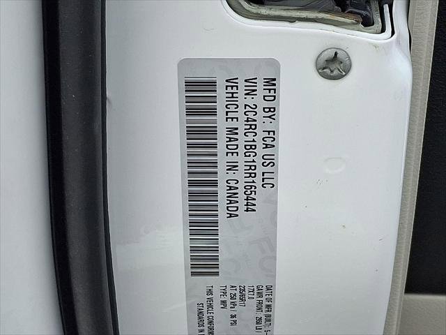 Certified 2024 Chrysler Pacifica Touring-L image 26