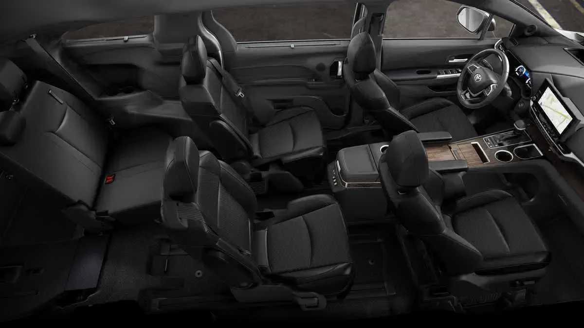 New 2026 Toyota Sienna Platinum AWD/4WD image 4