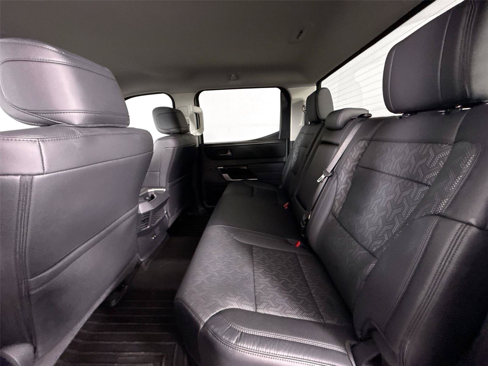 Used 2024 Toyota Tundra Limited AWD/4WD image 32