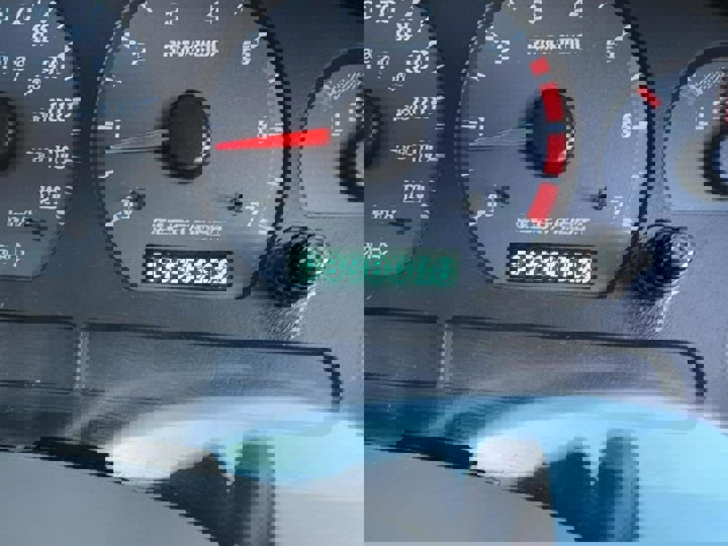 Used 2000 Ford Mustang Convertible RWD image 8