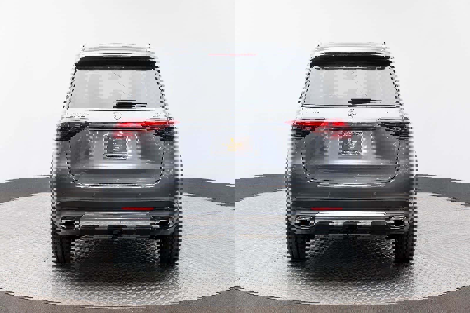 Used 2025 Mercedes-Benz GLE 450e 4MATIC w/ Driver Assistance Package image 5