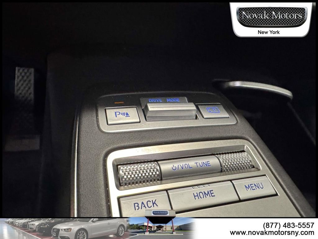 Used 2025 Genesis GV70 2.5T AWD/4WD image 16