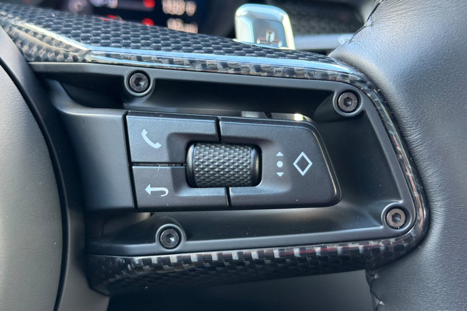 Used 2025 Porsche Macan GTS image 33