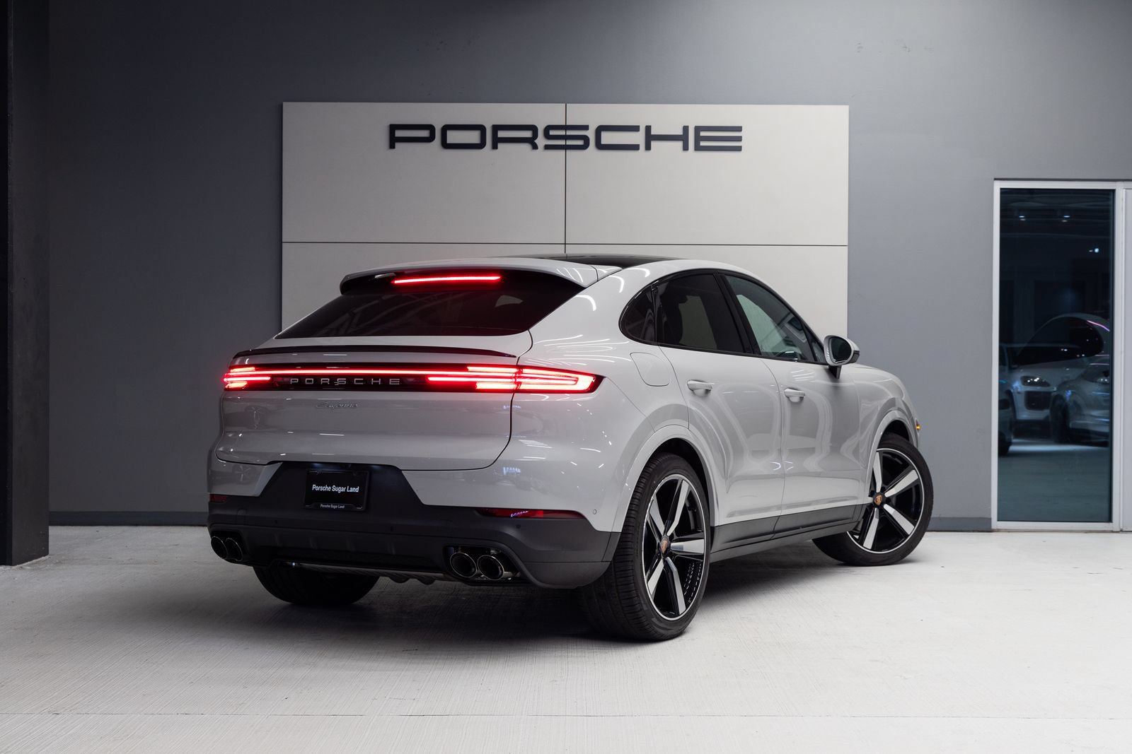 New 2026 Porsche Cayenne Coupe AWD/4WD image 7