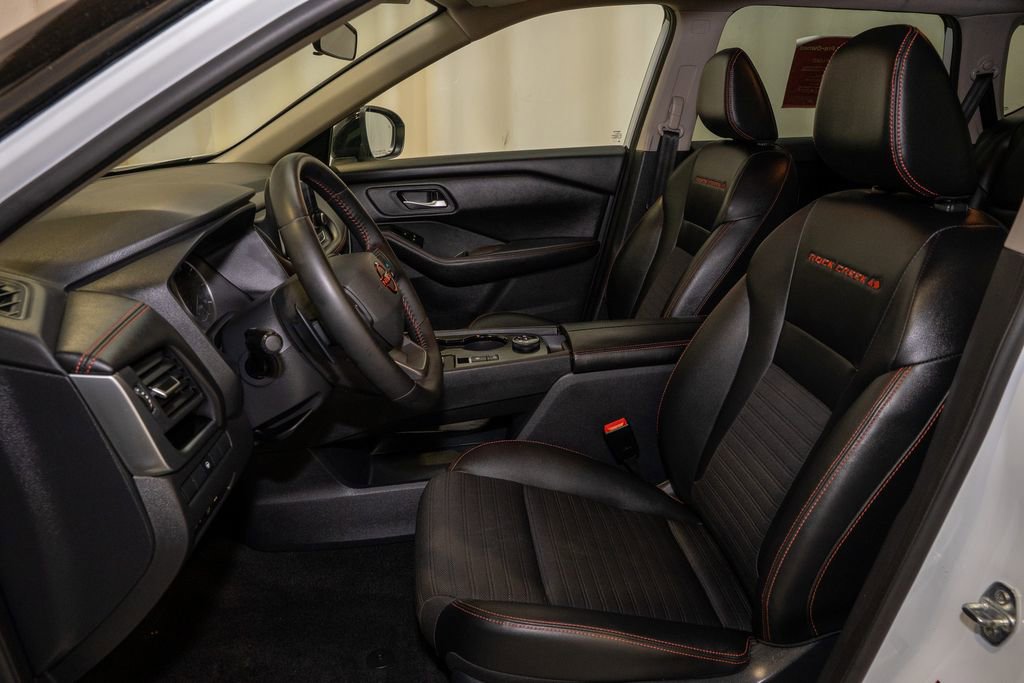 Certified 2025 Nissan Rogue SV image 11