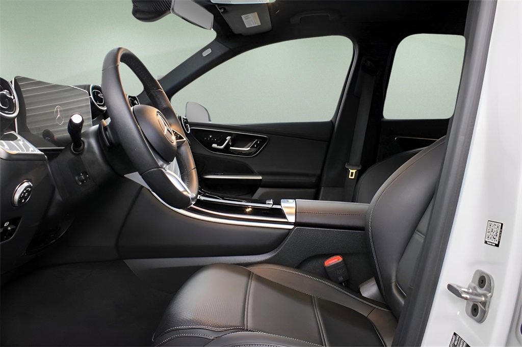 Used 2024 Mercedes-Benz GLC 300 4MATIC image 19