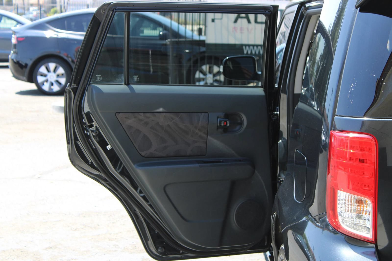 Used 2014 Scion xB FWD image 12
