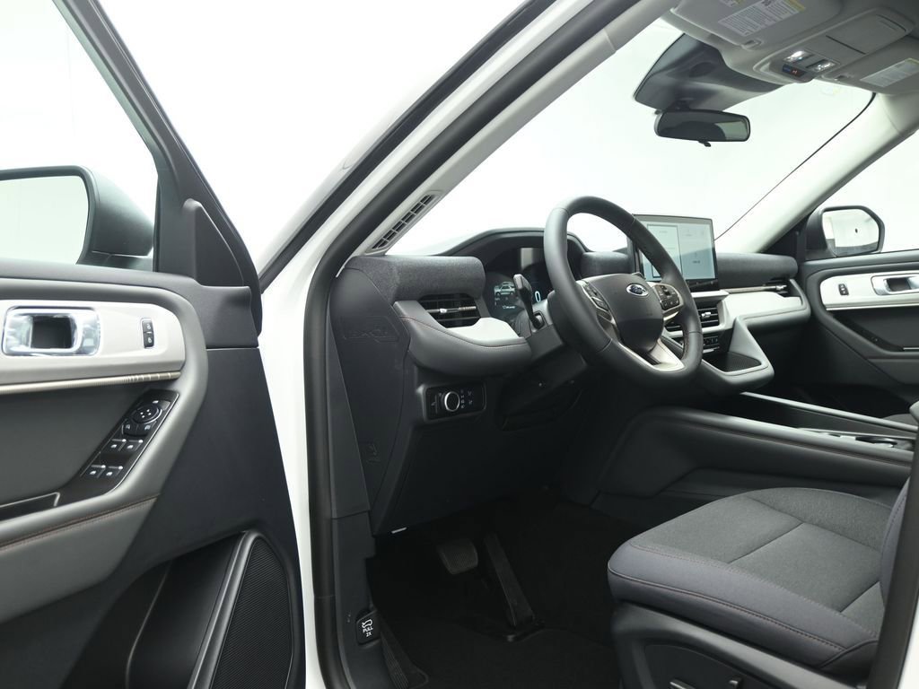 New 2026 Ford Explorer Active image 8