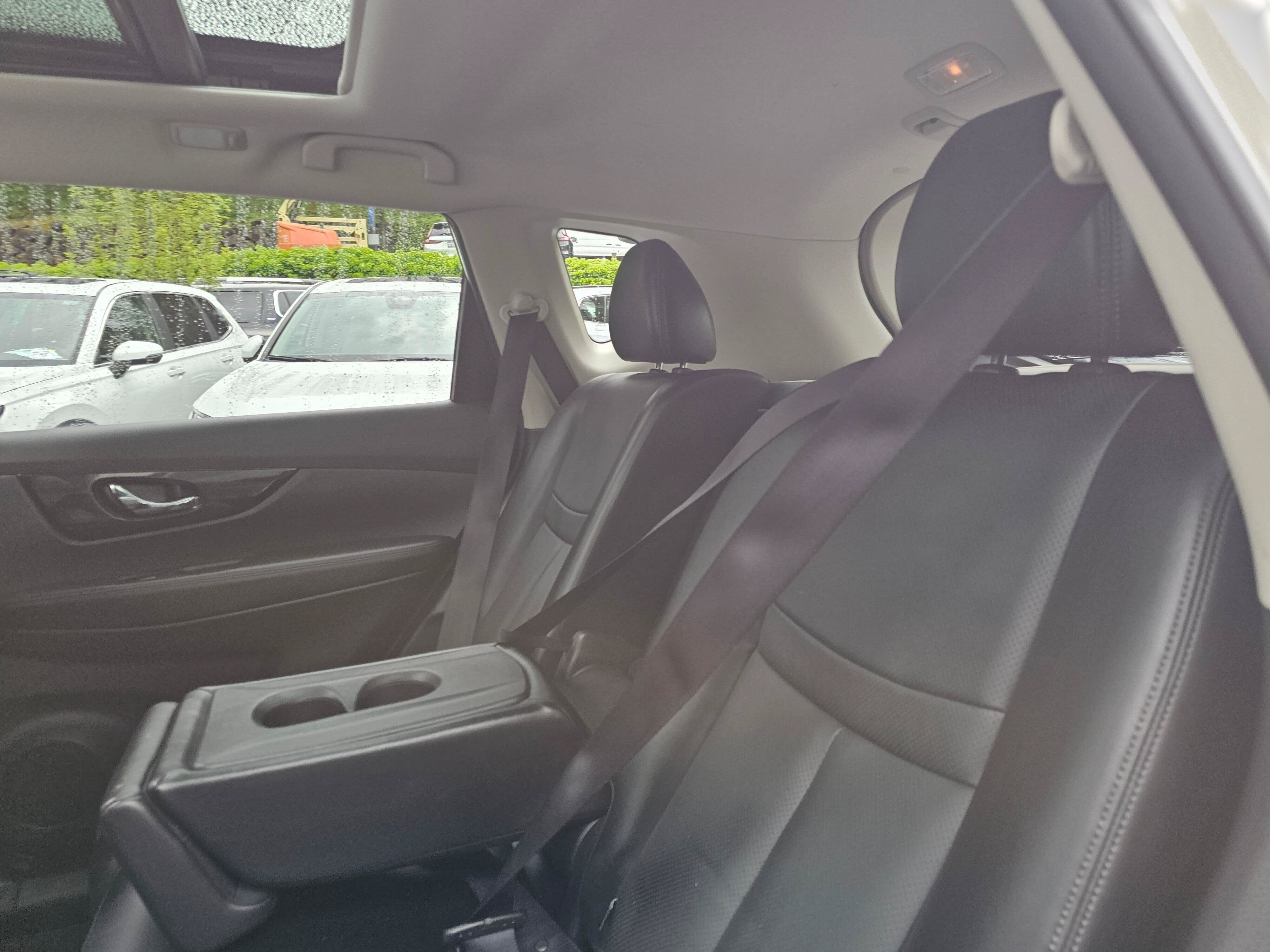 Used 2018 Nissan Rogue SL AWD/4WD image 19