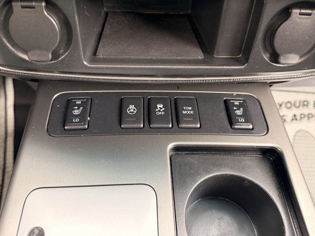 Used 2015 Nissan Armada Platinum image 32