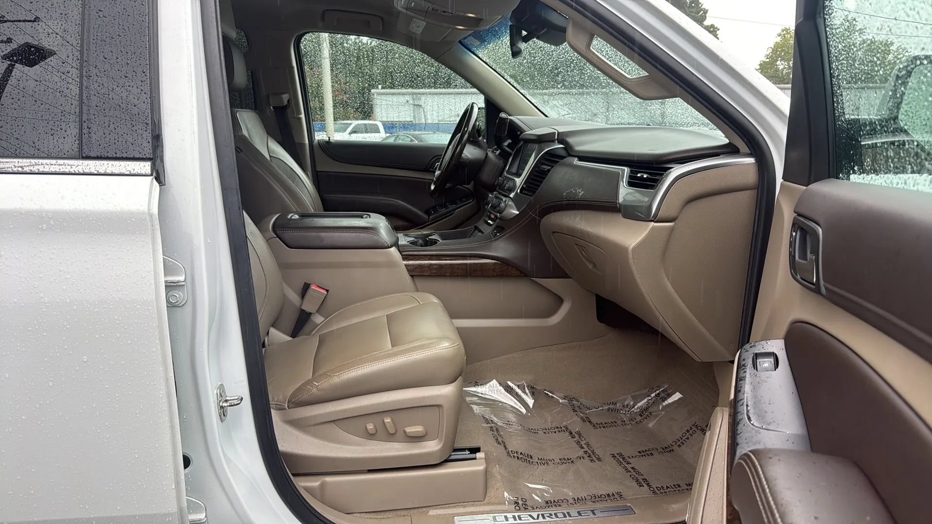 Used 2019 Chevrolet Suburban LT w/ Luxury Package AWD/4WD image 11