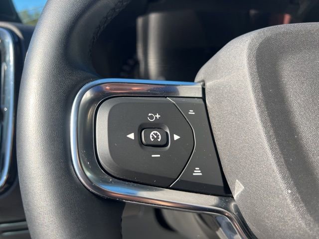 Certified 2023 Volvo XC40 B5 Plus w/ Protection Package Premier image 32