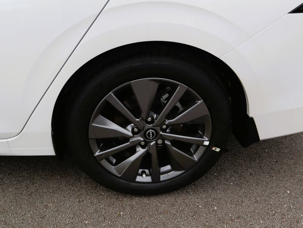 New 2026 Nissan Sentra SL w/ Floor Mat Package FWD image 9