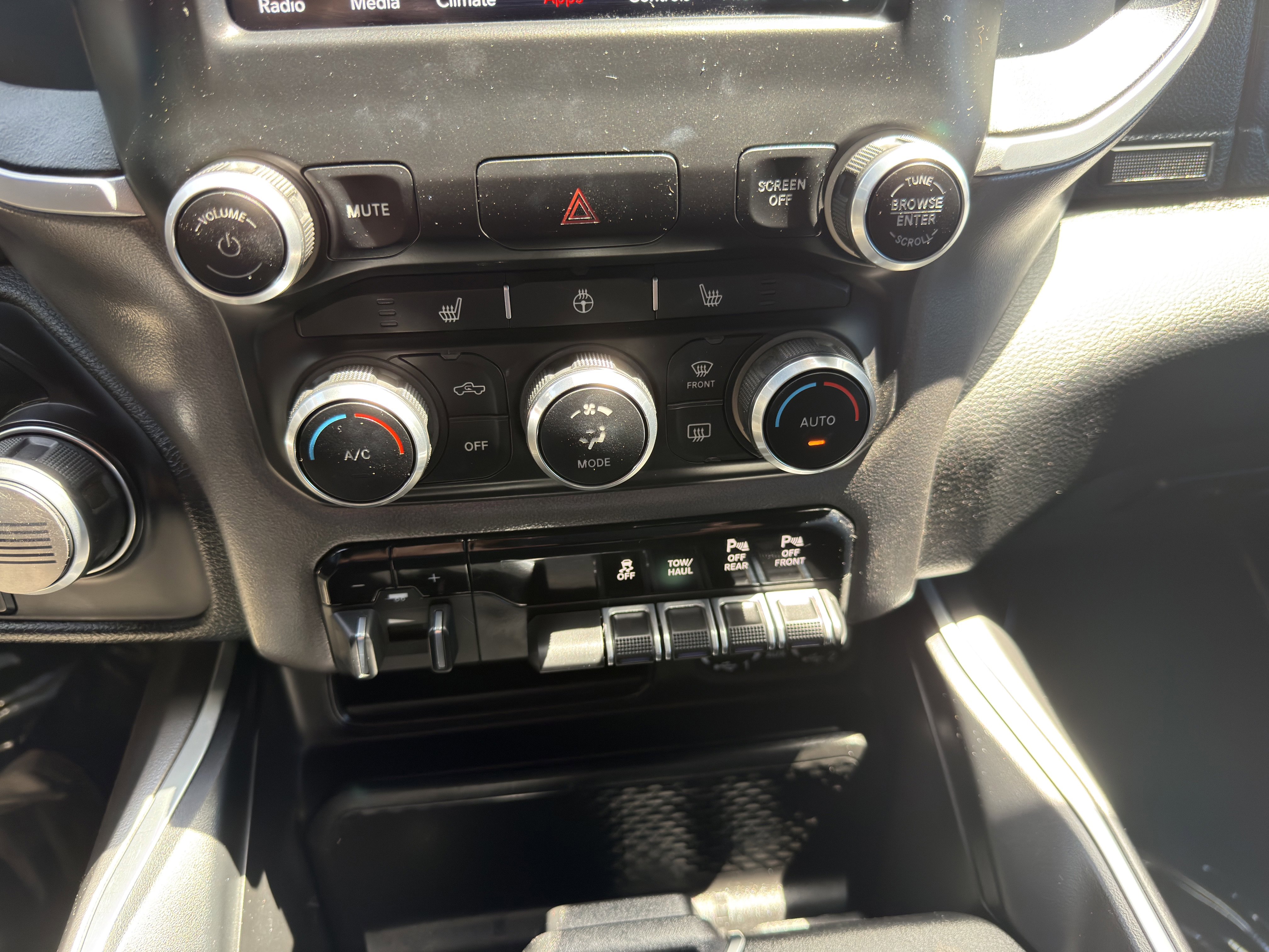 Used 2021 RAM 1500 Big Horn AWD/4WD image 32