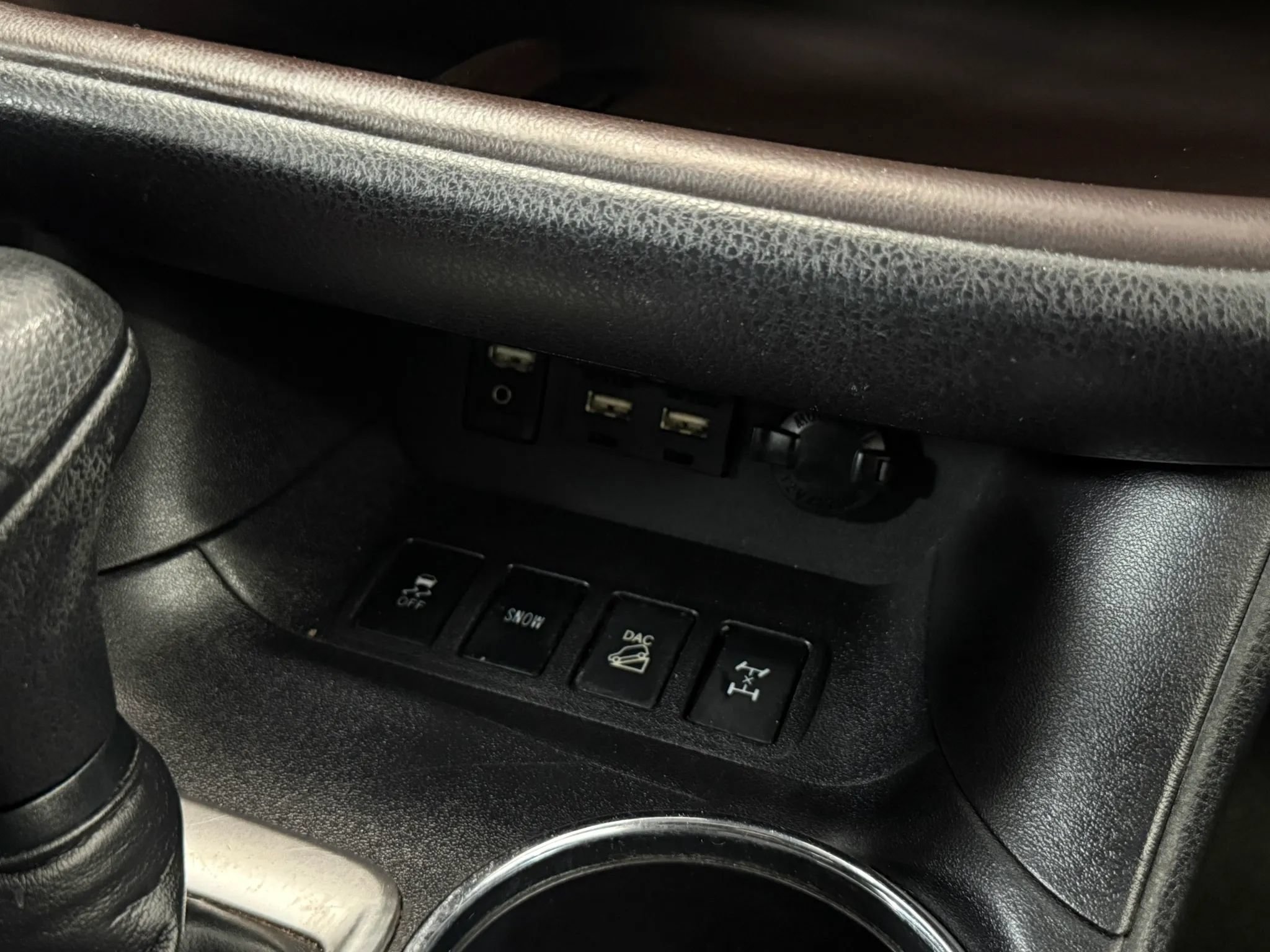 Used 2019 Toyota Highlander LE AWD/4WD image 17