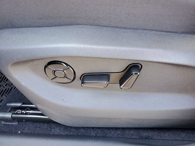 New 2026 Volkswagen Tiguan SE AWD/4WD image 18