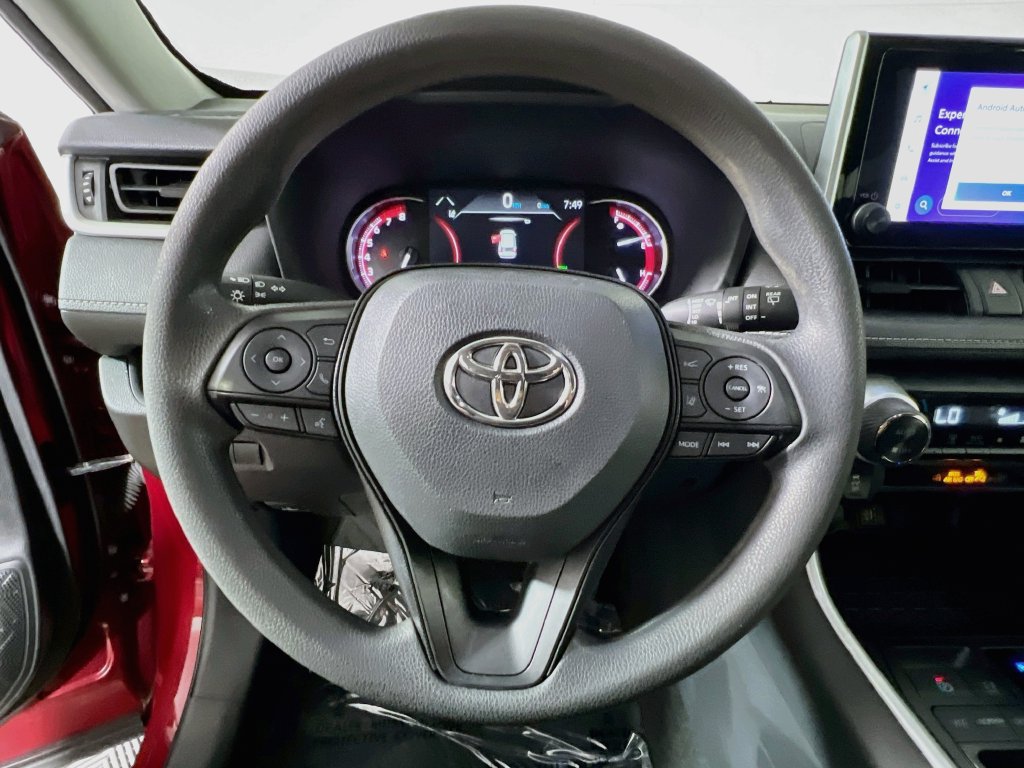 Used 2025 Toyota RAV4 XLE FWD image 15