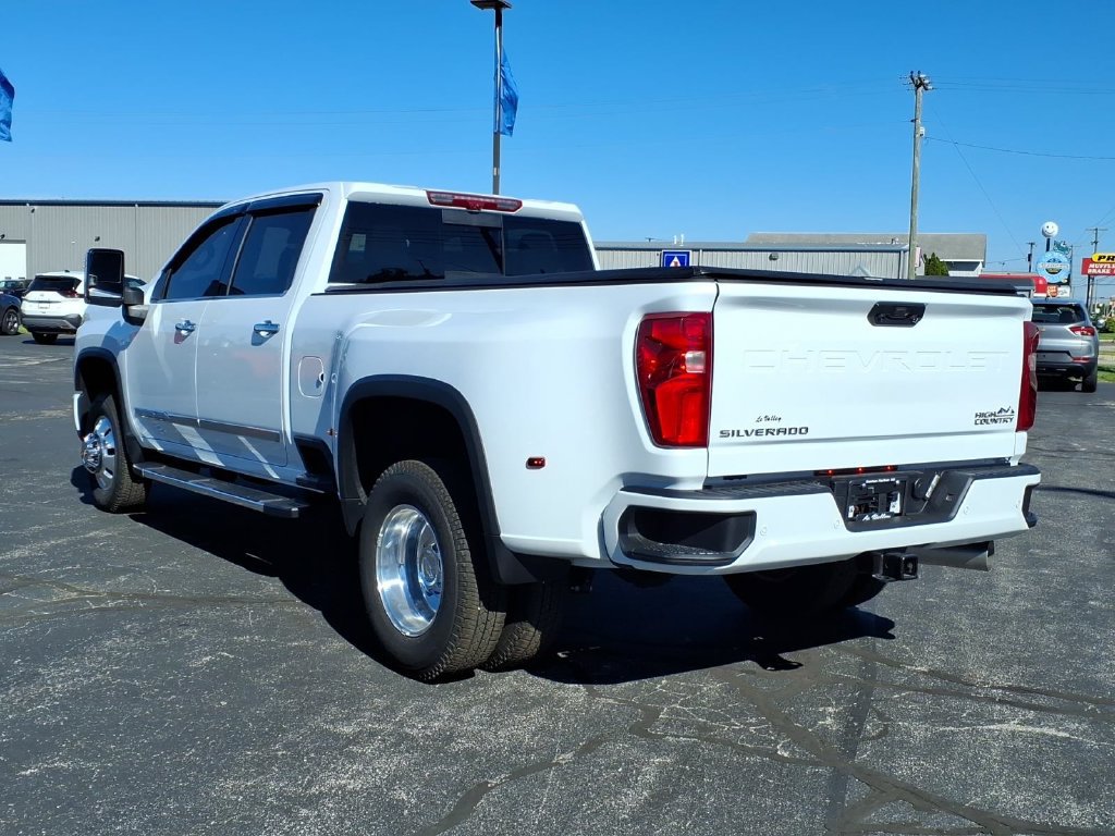 Used 2026 Chevrolet Silverado 3500 High Country w/ Technology Package AWD/4WD image 15