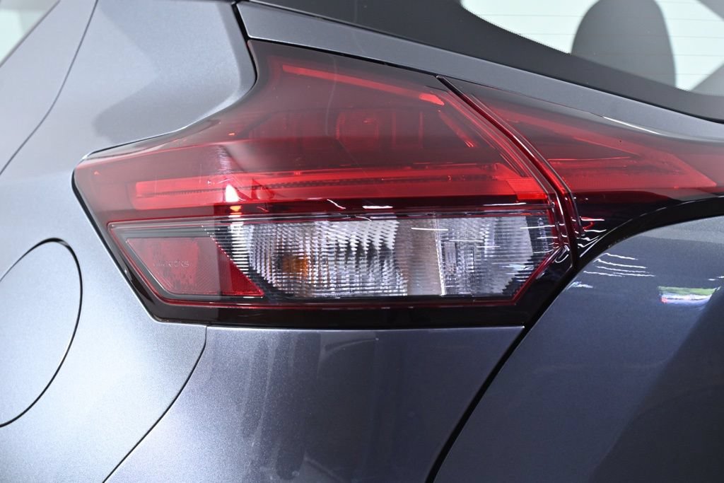 Certified 2022 Nissan Kicks SV FWD image 9