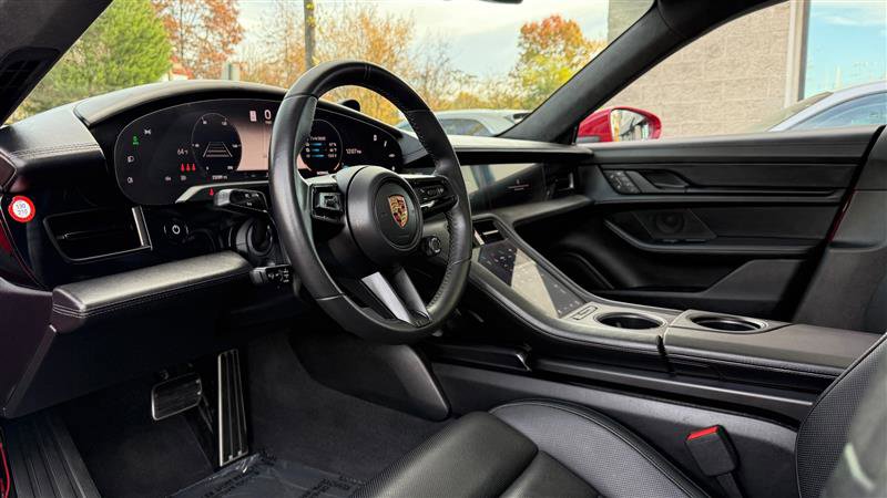 Used 2022 Porsche Taycan GTS image 13