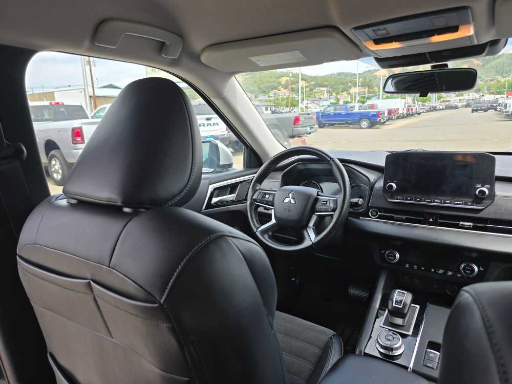 Used 2024 Mitsubishi Outlander SE AWD/4WD image 10