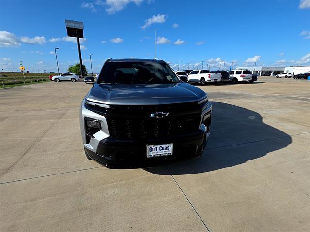 Used 2025 Chevrolet Traverse RS w/ LPO, Floor Liner Package FWD image 4