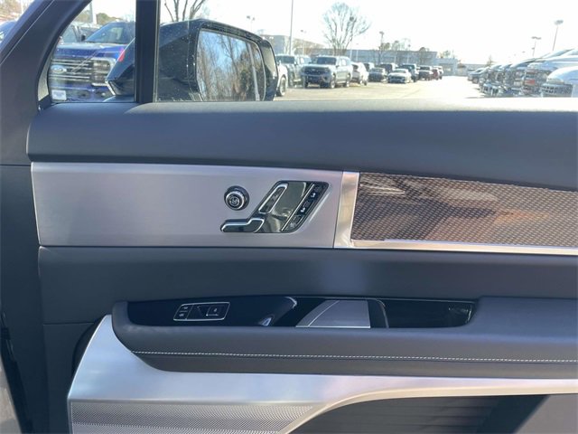 Used 2026 Cadillac Vistiq Sport image 26