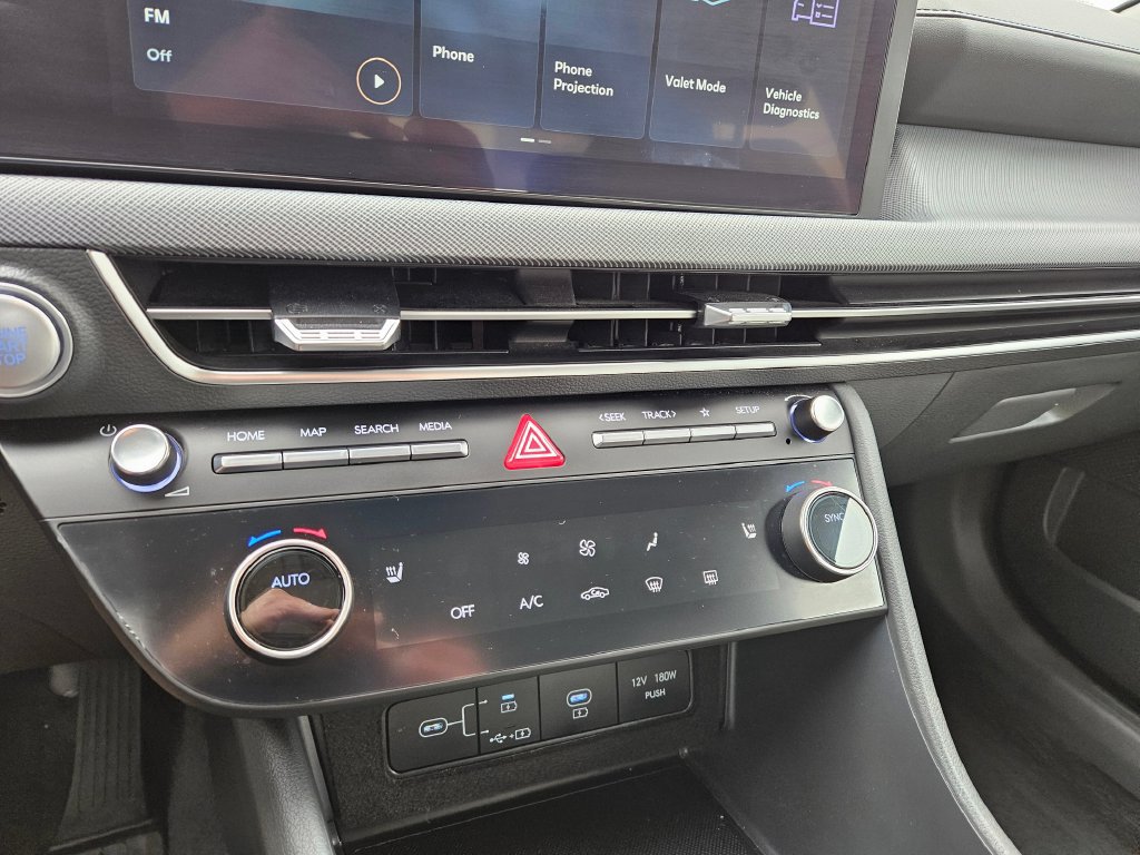 Used 2025 Hyundai Sonata SEL FWD image 23