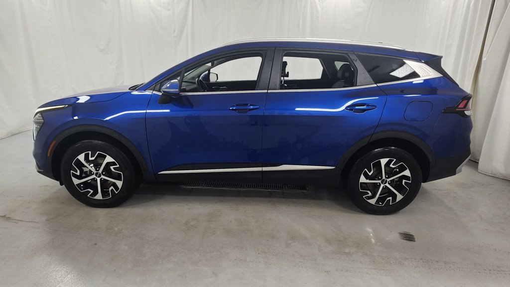 Used 2025 Kia Sportage EX AWD/4WD image 6