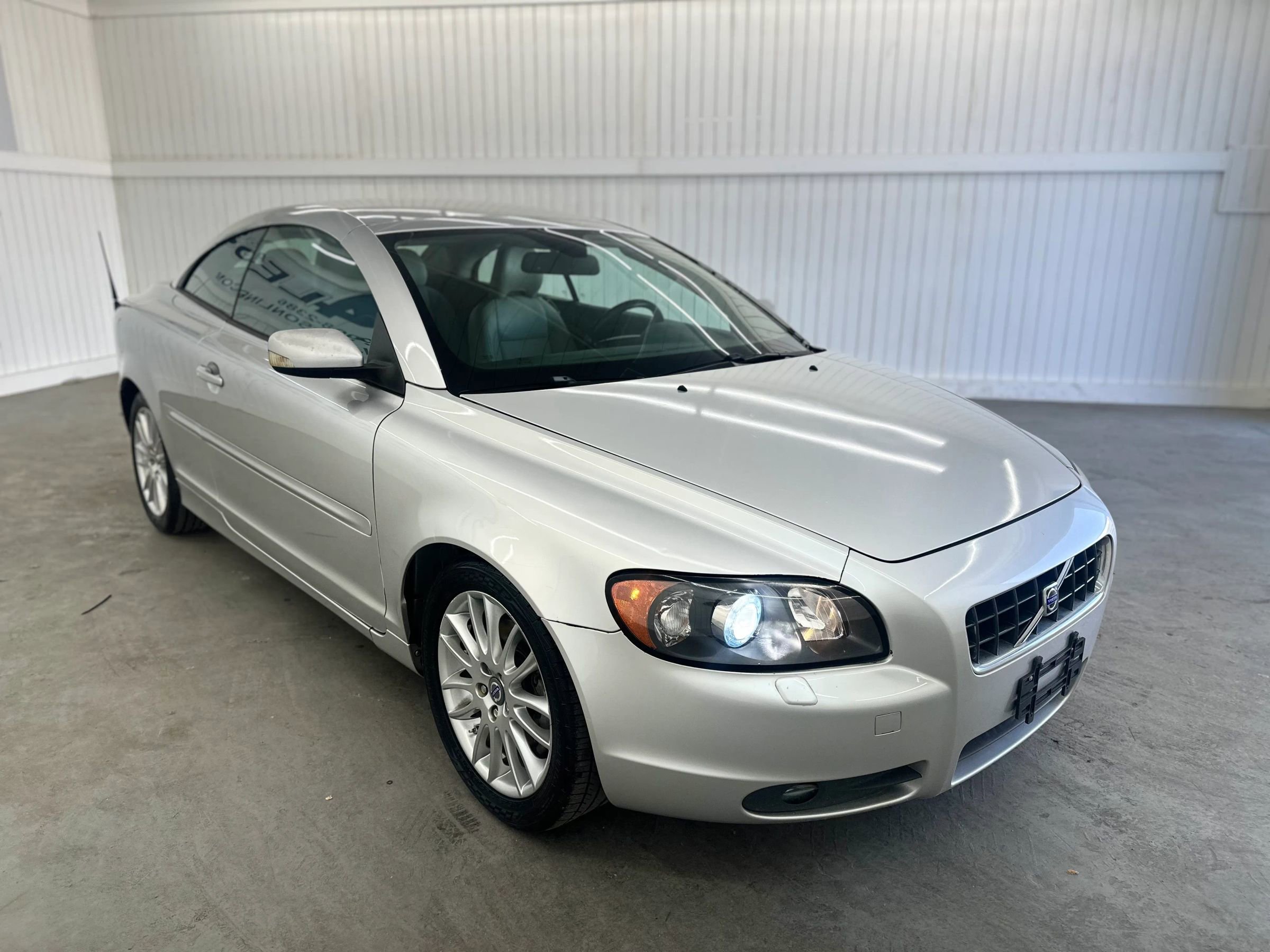 Used 2007 Volvo C70 T5 image 3